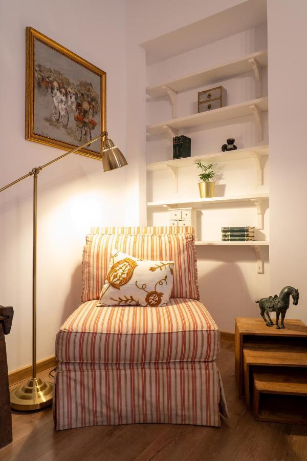 בוקרשט Theatre Rooftop Apartment With Patio מראה חיצוני תמונה